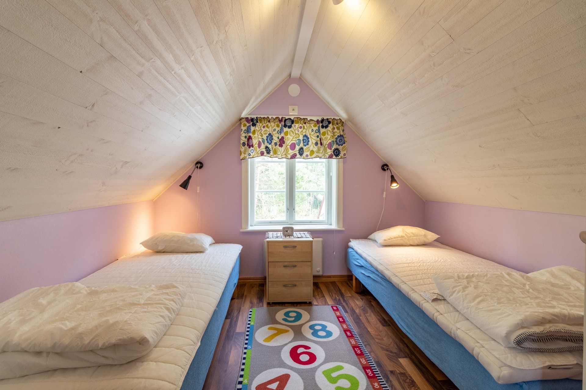 Schlafzimmer 2 – 2 Betten